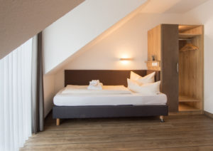 hotel-spaeth-studio-bett-schrank-ensemble